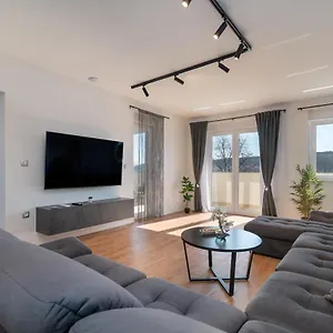 https://olea-apartments-trogir.hotels-in-trogir.com