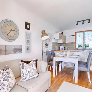 https://apartment-erin.pula-hotels.org