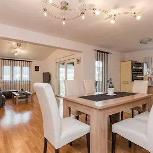 https://apartment-natalie.hotelinzadar.com